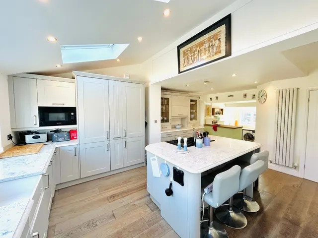 Manor Road, Lymm, photo 2
