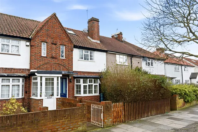 Hospital Bridge Road, Twickenham, TW2 6LE, photo 1