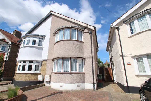 Sidmouth Road, Welling, photo 1