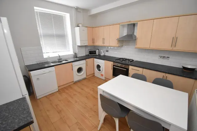 Davenport Avenue, Withington, M20, photo 3