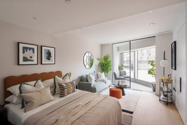Photo 2 — Battersea Power Station, Kirtling Str...