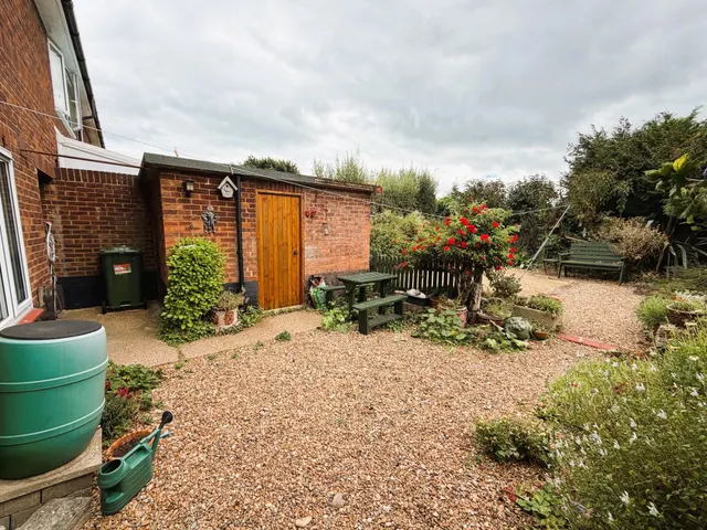 Photo 2 — Vicarage Road, Felixstowe, Suffolk, IP11 2LR