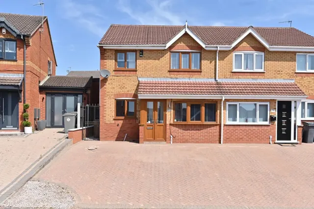 Deanscroft Way, Longton, Stoke-on-Trent, photo 1
