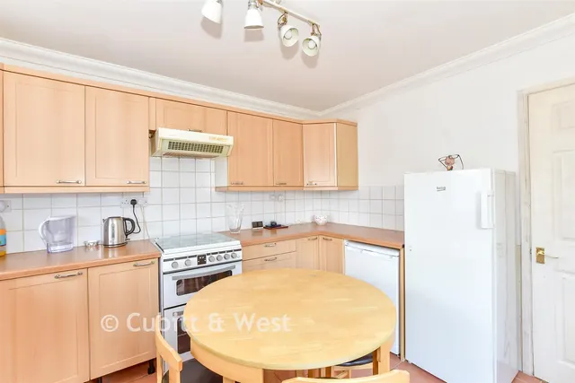 Wymering Lane, Portsmouth, PO6, photo 3