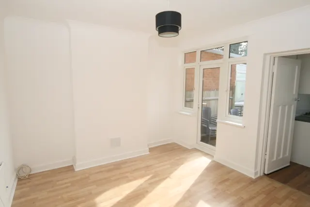 Stanley Avenue, Greenford, UB6, photo 2