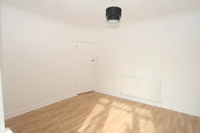 Stanley Avenue, Greenford, UB6, photo 3