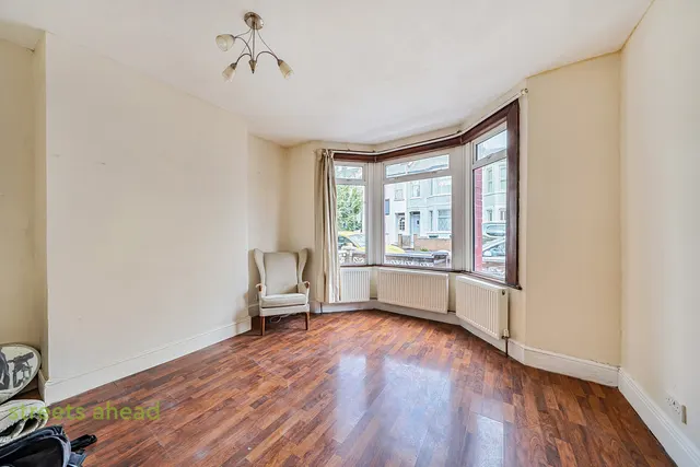 Sunnycroft Road, London, SE25, photo 2