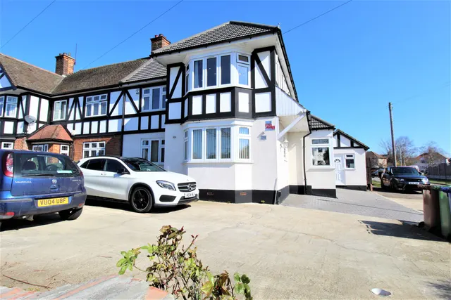 Lodge Lane, Grays, Essex, RM16 2TH, photo 1