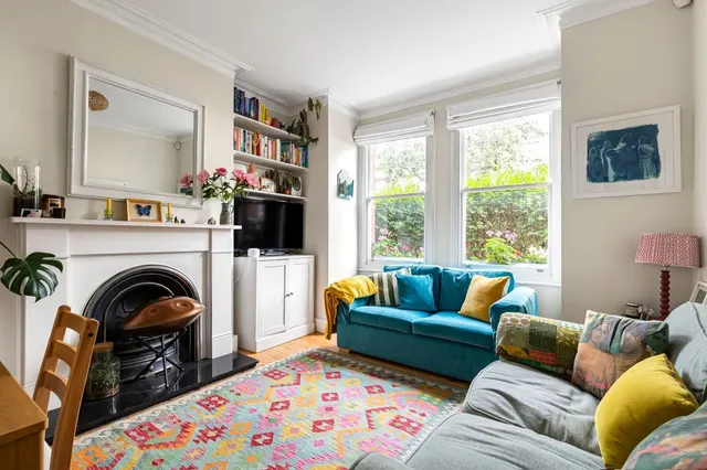 Photo 3 — Vanderbilt Road, Earlsfield, London, SW18