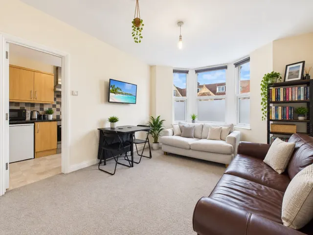 Locking Road, Weston-Super-Mare, BS23, photo 2