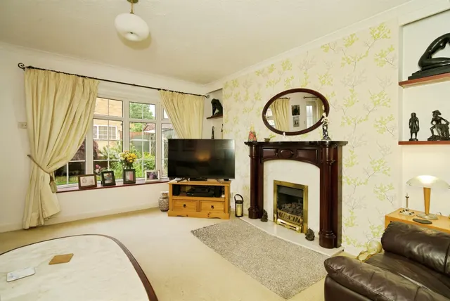 Thornleigh Croft, WAKEFIELD, photo 1