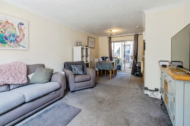 Photo 2 — Lindholme Road, Lincoln