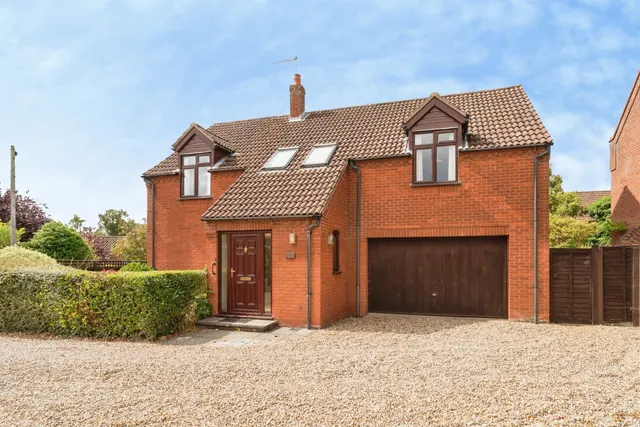 St. Andrews Close, Holt, photo 1
