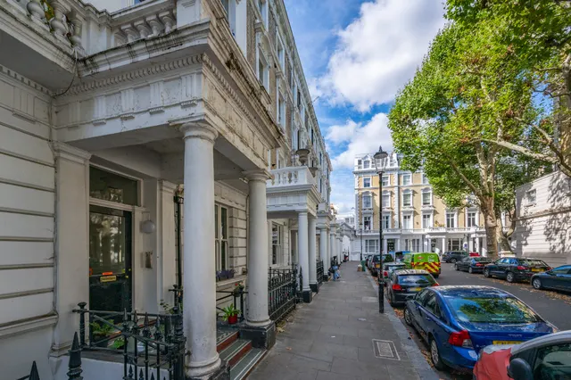 Flat 4, 13 Linden Gardens, London, photo 1