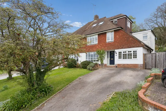 Goddington Road, Bourne End SL8 5TZ, photo 1