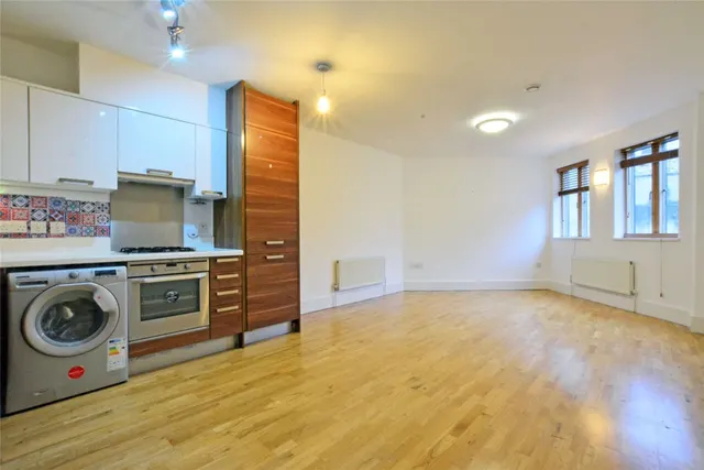 Photo 2 — Wren House, 334a Creek Road, Greenwich, London, SE10