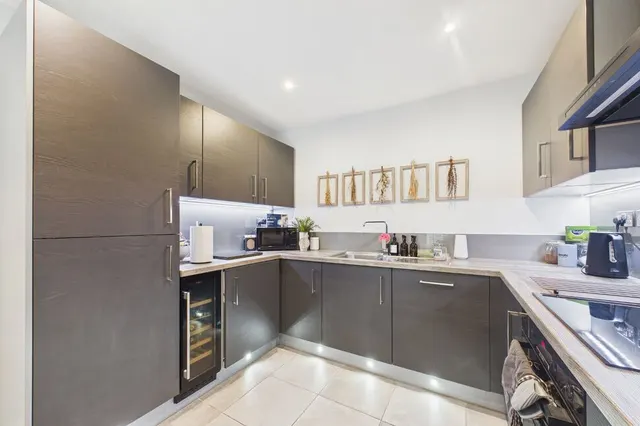 Aster Grove, Seacroft, LS14, photo 3