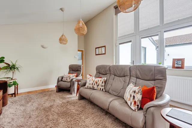 Hesketh Road, Hale Village, L24, photo 3