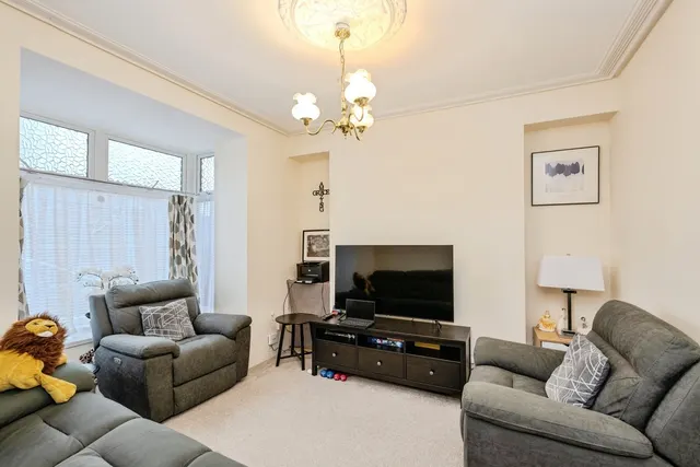 Brynallt Terrace, Llanelli, SA15, photo 2