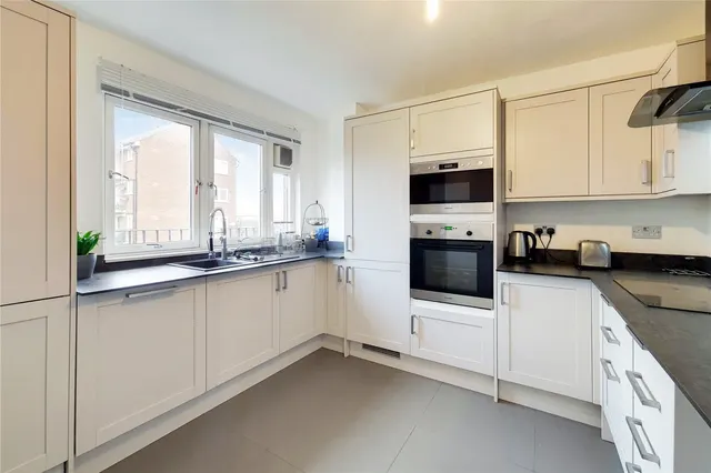 Ann Street, London, SE18, photo 2