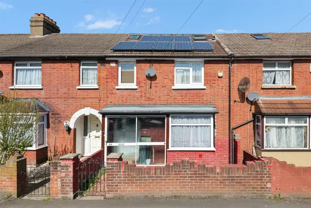 Bedford Avenue, Hayes, photo 1