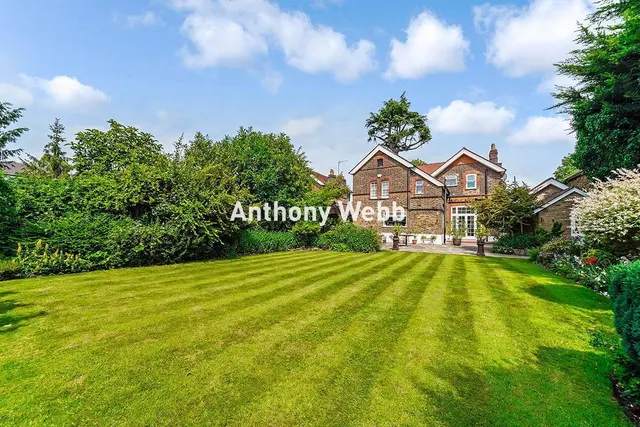 Wellington Road, Bush Hill Park, EN1, photo 2