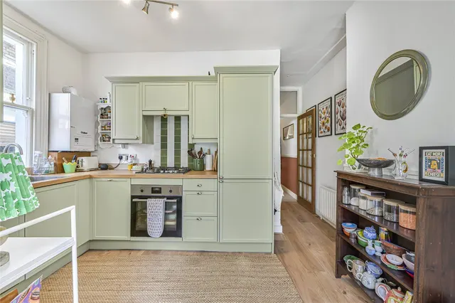 Photo 3 — Danehurst Street, Fulham, London, SW6