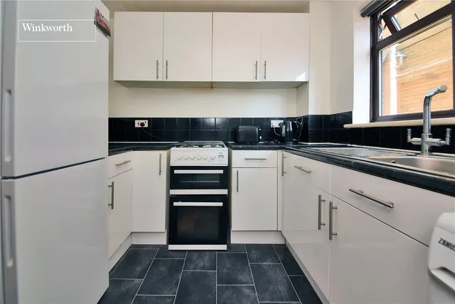 Photo 2 — Chelsea Gardens, Cheam, Sutton, SM3