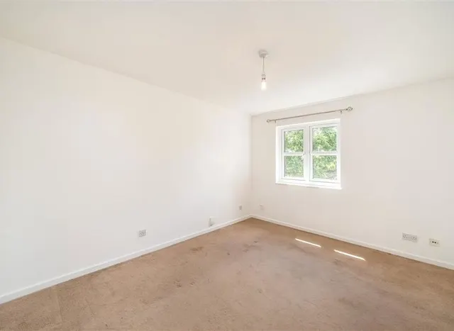 Photo 2 — Le May Avenue, Lee, SE12