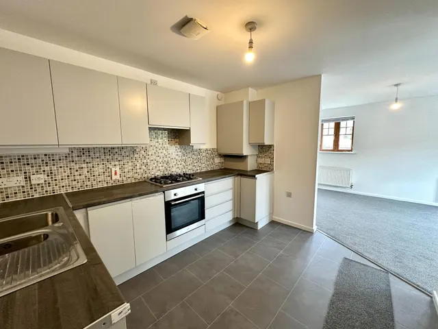 Oberon Grove, Darlaston, WS10, photo 2