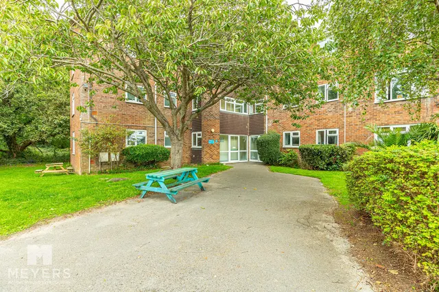 Curlew Road, Christchurch, BH23, photo 1
