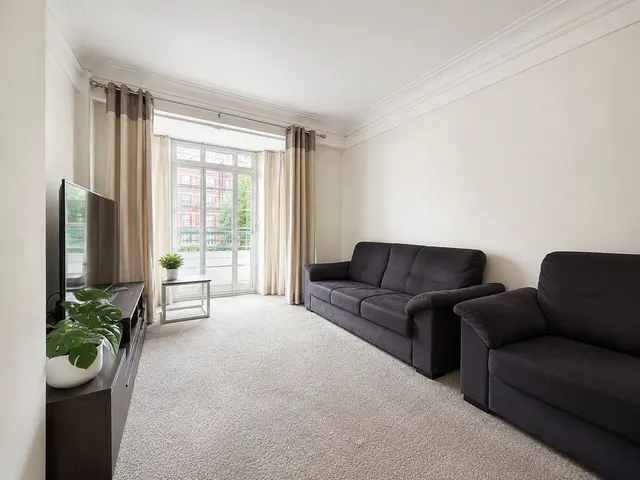 Photo 2 — Gloucester Place, London NW1 5AH