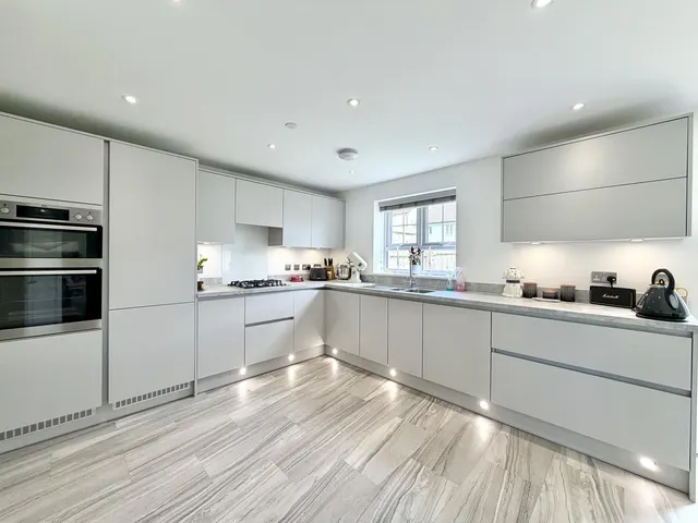 Thomas Clarke Road, Cowbridge, CF71, photo 2