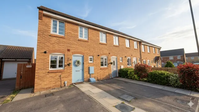 Newbury Crescent, Bourne, PE10, photo 1