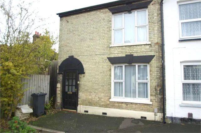 16 Franklin Road, Watford, photo 1