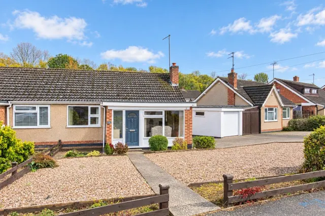 Brockhill Close, Kettering, photo 1