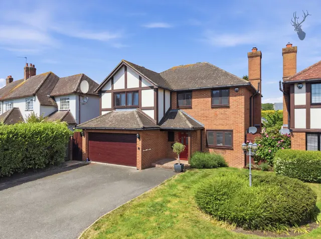 Loughton Lane, Theydon Bois, CM16, photo 1
