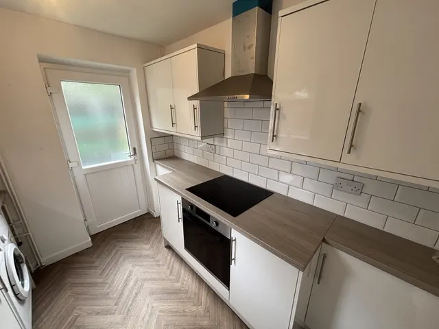 Jenkin Avenue, S9, photo 2
