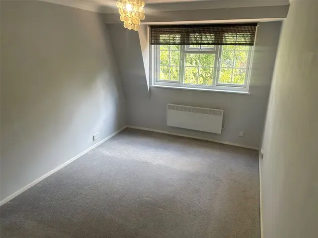 Photo 2 — London Road, Langley, Slough, SL3
