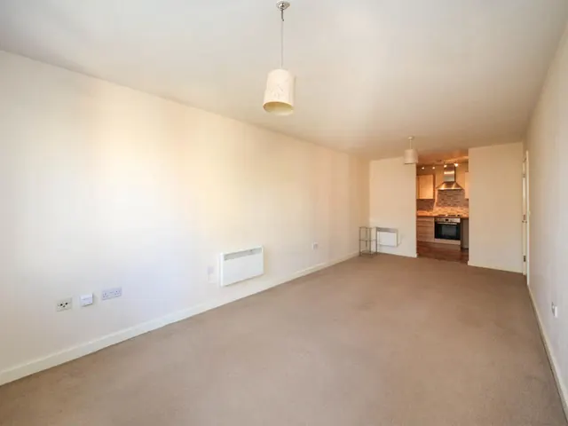 Photo 2 — The Parklands, Dunstable LU5 4GW