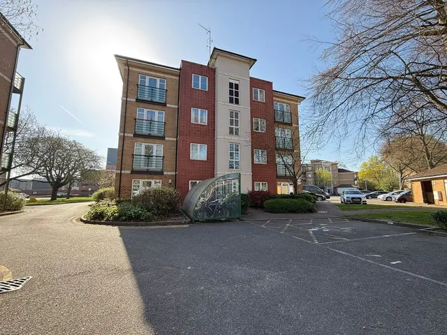 The Parklands, Dunstable LU5 4GW, photo 1