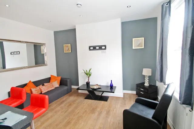 Kings Avenue, Hyde Park, LS6, photo 1