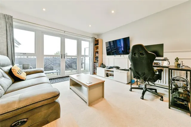 Giles Crescent, Stevenage, Hertfordshire, SG1, photo 1