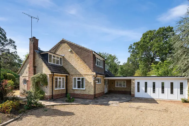 Woodstock, West Clandon, GU4, photo 1
