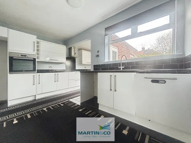 Hazel Road, New Ollerton, NG22, photo 2