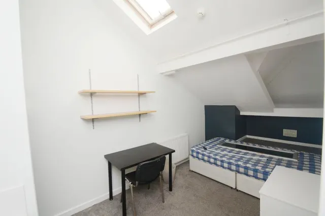 Clifton Avenue, Fallowfield, M14, photo 3