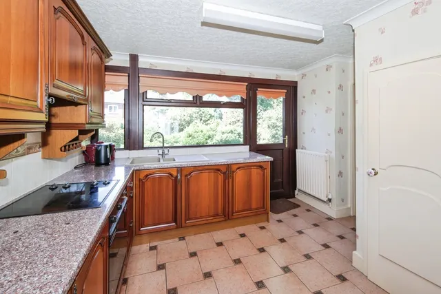 Photo 3 — Delves Crescent, Atherstone, Warwickshire, CV9