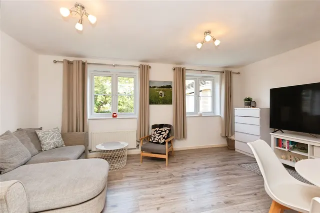 Wiltshire Crescent, Basingstoke, RG22, photo 3