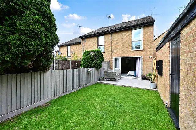 Maple Close, Ash Vale, Guildford, Surrey, GU12 5JZ, photo 1