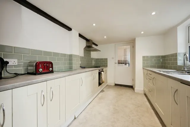 Wellingborough Road, Rushden, NN10, photo 2